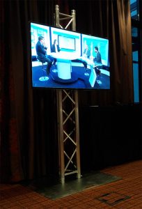 totem avec ecran TV
