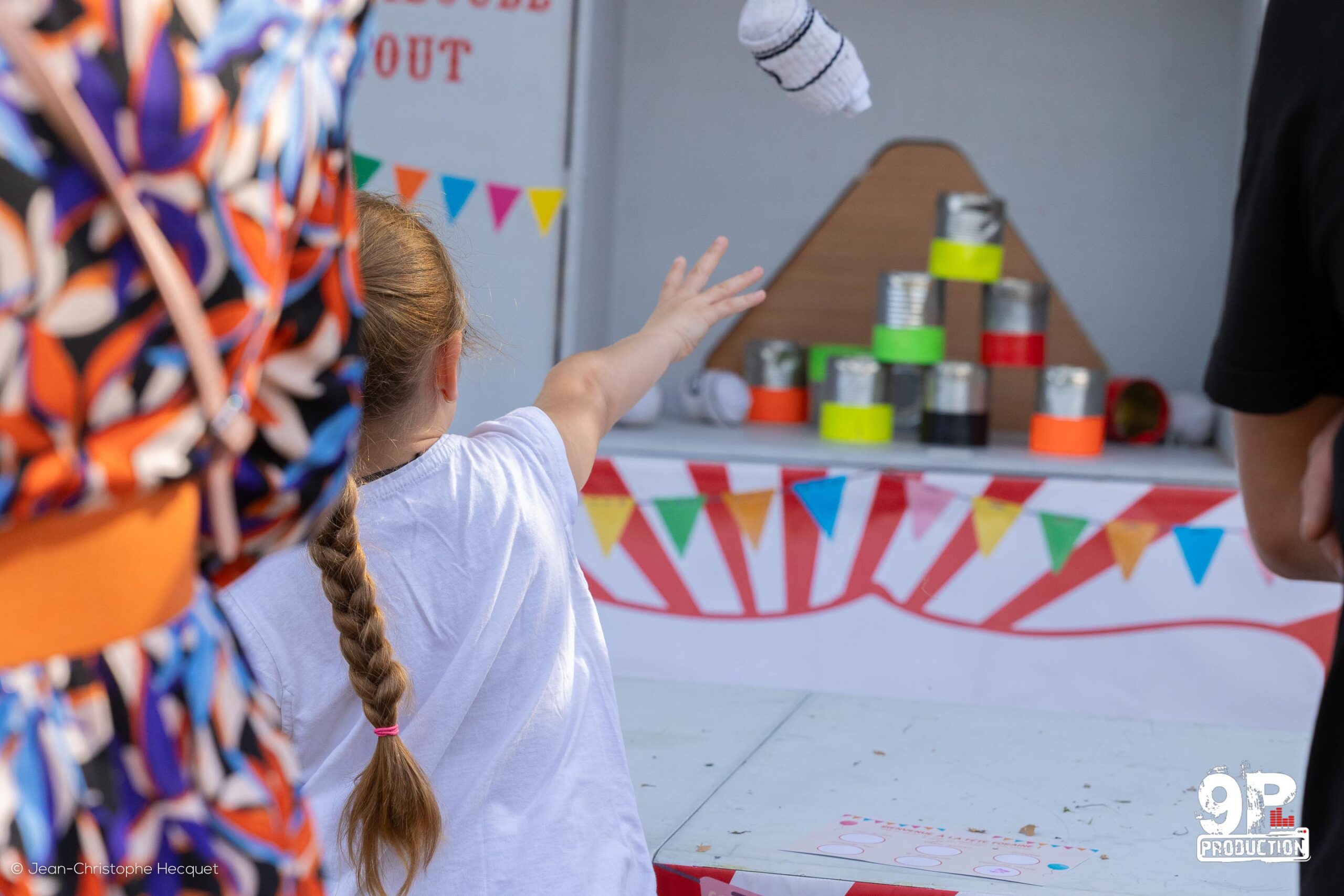 Relaxdays Lot De 10 Boîtes Métalliques Et 3 Sacs Pour Enfants - Jeu De Lancer Pour Anniversaire D'enfant - Multicolore