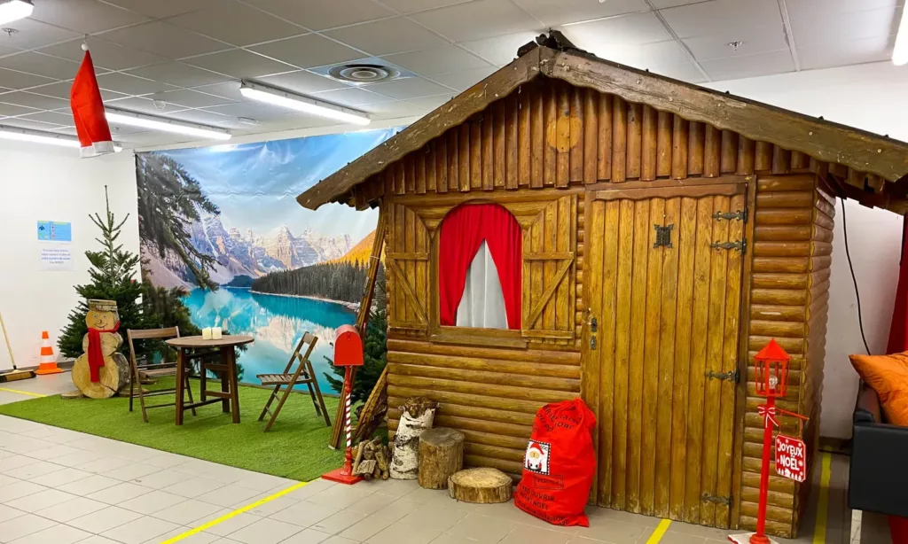 Chalet en bois et toile de montagne